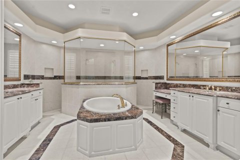 Villa ou maison à vendre à Lakewood Ranch, Floride: 3 chambres, 388.15 m2 № 2389248 - photo 17
