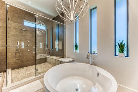 Casa en alquiler en Fort Lauderdale, Florida, 6 dormitorios, 500.46 m2 № 1867598 - foto 25