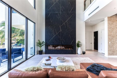 Casa en alquiler en Fort Lauderdale, Florida, 6 dormitorios, 500.46 m2 № 1867598 - foto 3