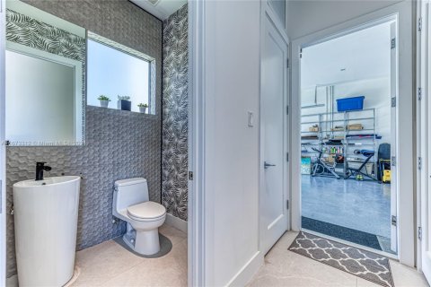 Casa en alquiler en Fort Lauderdale, Florida, 6 dormitorios, 500.46 m2 № 1867598 - foto 20