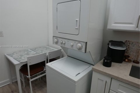 Immobilier commercial à vendre à Miami, Floride № 2170904 - photo 23