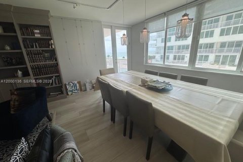 Copropriété à vendre à Miami Beach, Floride: 2 chambres, 132.85 m2 № 2066885 - photo 30