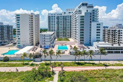 Copropriété à vendre à Miami Beach, Floride: 2 chambres, 132.85 m2 № 2066885 - photo 2