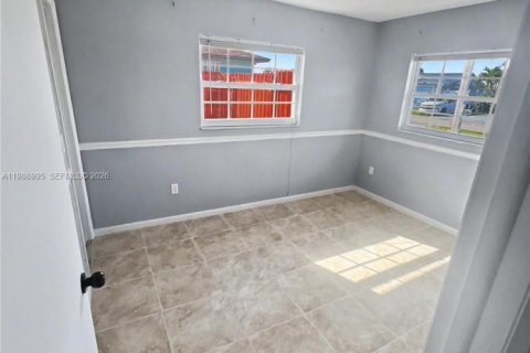 House in Fort Myers, Florida 2 bedrooms № 2057291 - photo 9