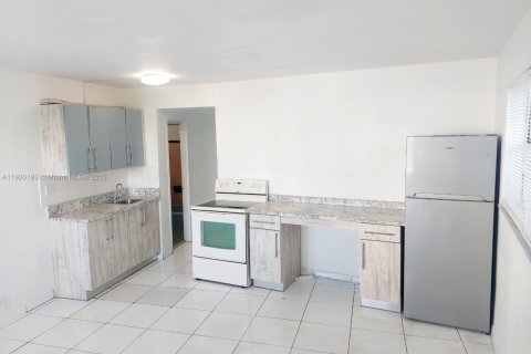 Condo in Miami Beach, Florida  № 1952677 - photo 5