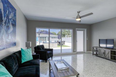 Propiedad comercial en venta en Wilton Manors, Florida, 174.28 m2 № 2260768 - foto 7