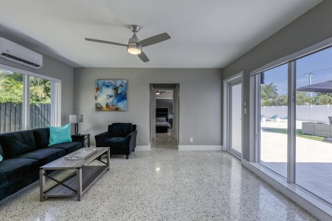 Propiedad comercial en venta en Wilton Manors, Florida, 174.28 m2 № 2260768 - foto 14