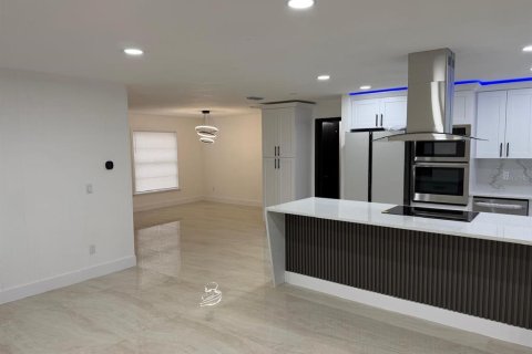 Villa ou maison à vendre à Orlando, Floride: 5 chambres, 168.99 m2 № 2275468 - photo 9