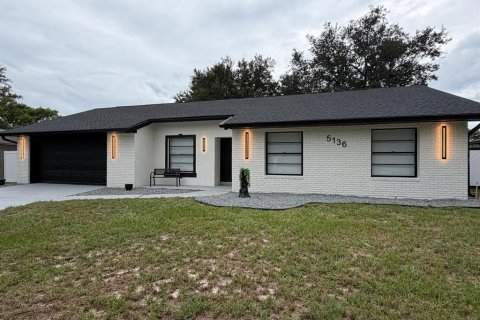 Villa ou maison à vendre à Orlando, Floride: 5 chambres, 168.99 m2 № 2275468 - photo 2