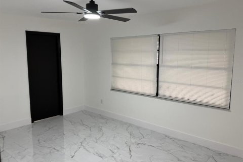 Villa ou maison à vendre à Orlando, Floride: 5 chambres, 168.99 m2 № 2275468 - photo 21