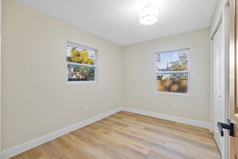 Casa en venta en Tampa, Florida, 3 dormitorios, 65.31 m2 № 1851805 - foto 8