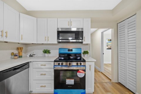 Casa en venta en Tampa, Florida, 3 dormitorios, 65.31 m2 № 1851805 - foto 12
