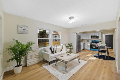 Casa en venta en Tampa, Florida, 3 dormitorios, 65.31 m2 № 1851805 - foto 3