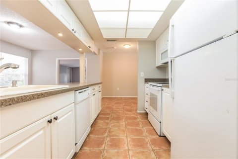 House in Sarasota, Florida 3 bedrooms, 143.81 sq.m. № 1832219 - photo 8