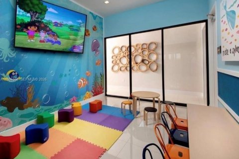 Adosado en venta en Hialeah, Florida, 3 dormitorios, 138.05 m2 № 2029350 - foto 29