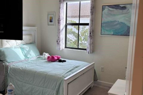 Adosado en venta en Hialeah, Florida, 3 dormitorios, 138.05 m2 № 2029350 - foto 19