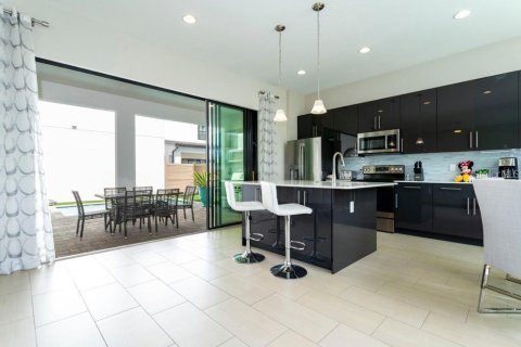 Casa en alquiler en Davenport, Florida, 5 dormitorios, 214.6 m2 № 1825192 - foto 8