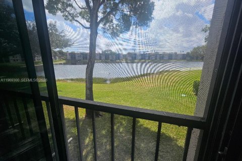 Condominio en venta en Delray Beach, Florida, 2 dormitorios, 135.64 m2 № 2030178 - foto 17