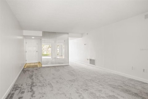 Condominio en venta en Largo, Florida, 2 dormitorios, 134.71 m2 № 2096977 - foto 6