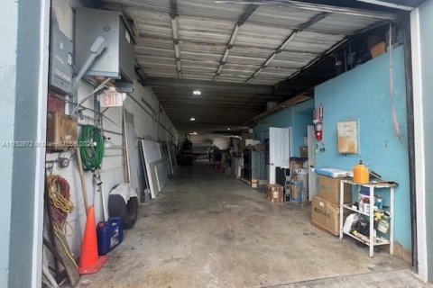Propiedad comercial en venta en Hallandale Beach, Florida № 1982489 - foto 7