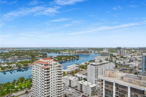 Copropriété à louer à Miami Beach, Floride: 1 chambre, 75.07 m2 № 1945643 - photo 2
