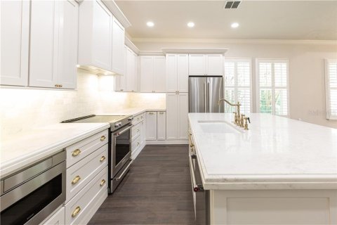 House in Orlando, Florida 3 bedrooms, 204.38 sq.m. № 1900607 - photo 10