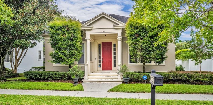 House in Orlando, Florida 3 bedrooms, 204.38 sq.m. № 1900607