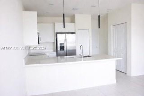 Condo à Doral, Floride, 3 chambres  № 2006197