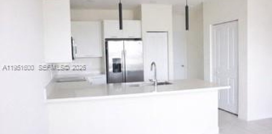 Condo à Doral, Floride, 3 chambres  № 2006197