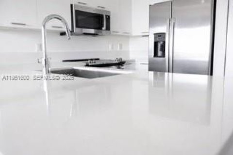 Copropriété à vendre à Doral, Floride: 3 chambres, 102.38 m2 № 2006197 - photo 2