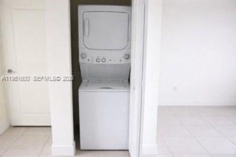 Copropriété à vendre à Doral, Floride: 3 chambres, 102.38 m2 № 2006197 - photo 9