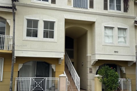 Снять в аренду кондоминиум в Майами, Флорида 2 спальни, 112.04м2, № 2006636 - фото 1