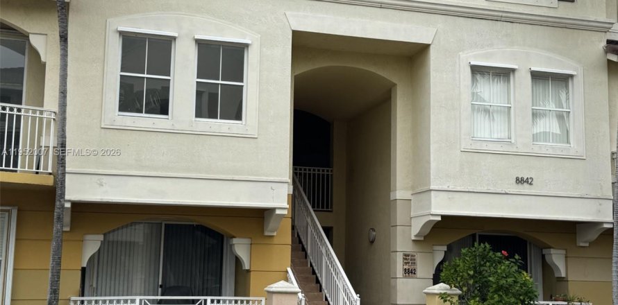 Кондоминиум с 2 спальнями в Майами, Флорида № 2006636