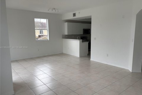 Condominio en alquiler en Miami, Florida, 2 dormitorios, 112.04 m2 № 2006636 - foto 7