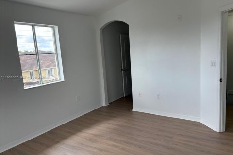 Condominio en alquiler en Miami, Florida, 2 dormitorios, 112.04 m2 № 2006636 - foto 14