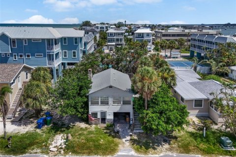 House in Bradenton Beach, Florida 2 bedrooms, 107.77 sq.m. № 1826765 - photo 2