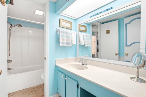 Copropriété à vendre à Madeira Beach, Floride: 2 chambres, 85.01 m2 № 2102549 - photo 20