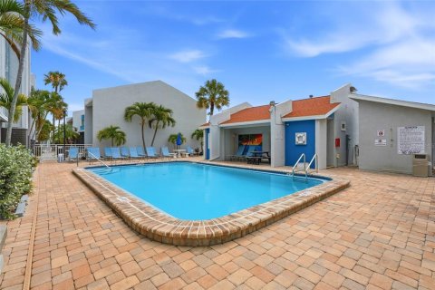 Copropriété à vendre à Madeira Beach, Floride: 2 chambres, 85.01 m2 № 2102549 - photo 25