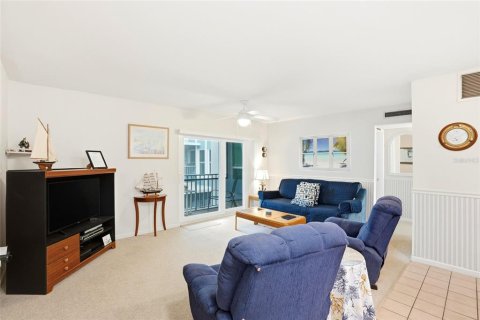 Copropriété à vendre à Madeira Beach, Floride: 2 chambres, 85.01 m2 № 2102549 - photo 4