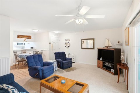 Copropriété à vendre à Madeira Beach, Floride: 2 chambres, 85.01 m2 № 2102549 - photo 6