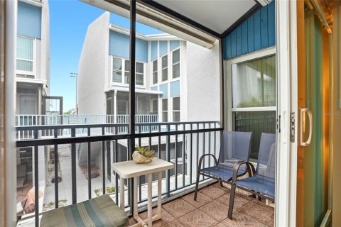 Copropriété à vendre à Madeira Beach, Floride: 2 chambres, 85.01 m2 № 2102549 - photo 14