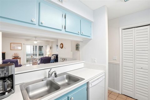 Copropriété à vendre à Madeira Beach, Floride: 2 chambres, 85.01 m2 № 2102549 - photo 12