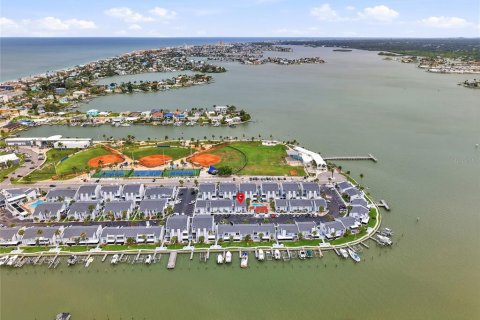 Copropriété à vendre à Madeira Beach, Floride: 2 chambres, 85.01 m2 № 2102549 - photo 28