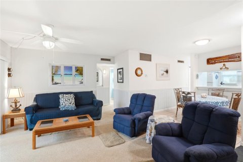 Copropriété à vendre à Madeira Beach, Floride: 2 chambres, 85.01 m2 № 2102549 - photo 5