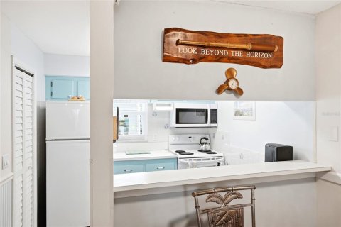 Copropriété à vendre à Madeira Beach, Floride: 2 chambres, 85.01 m2 № 2102549 - photo 13