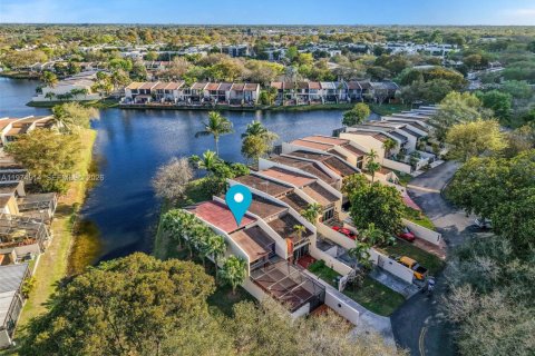 Купить таунхаус в Майами, Флорида 3 спальни, 159.42м2, № 2036206 - фото 26