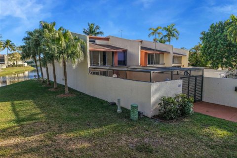 Купить таунхаус в Майами, Флорида 3 спальни, 159.42м2, № 2036206 - фото 21