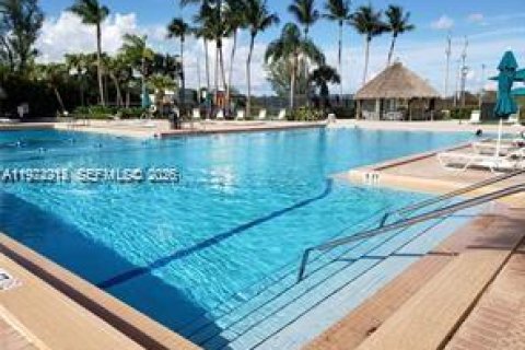 Townhouse in Miami, Florida 3 bedrooms № 2036206