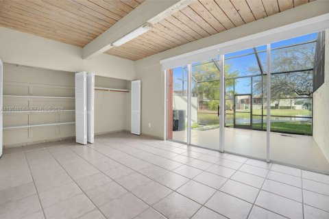 Купить таунхаус в Майами, Флорида 3 спальни, 159.42м2, № 2036206 - фото 15