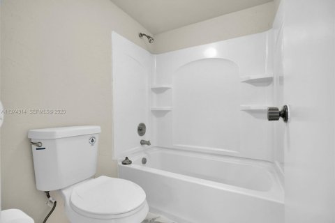 Купить таунхаус в Майами, Флорида 3 спальни, 159.42м2, № 2036206 - фото 11